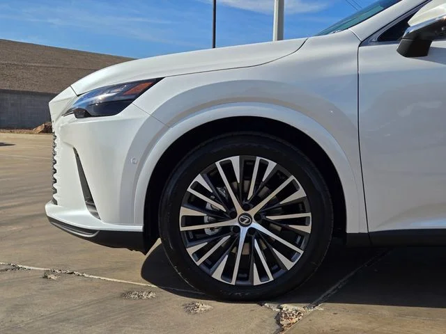 New 2026 Eminent White Pearl Lexus PREMIUM PLUS image 5
