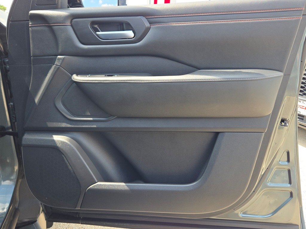 Used 2026 White Nissan PRO-4X image 7
