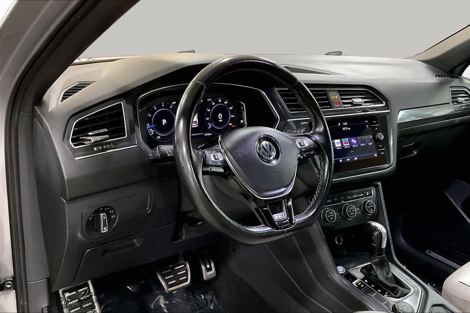 Used 2020 Pyrite Silver Metallic Volkswagen SEL Premium R-Line image 18