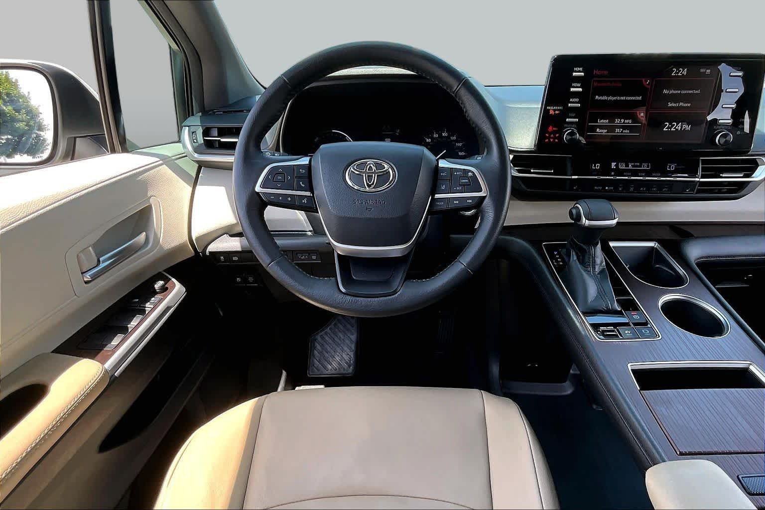 Used 2022 Wind Chill Pearl Toyota XLE image 6