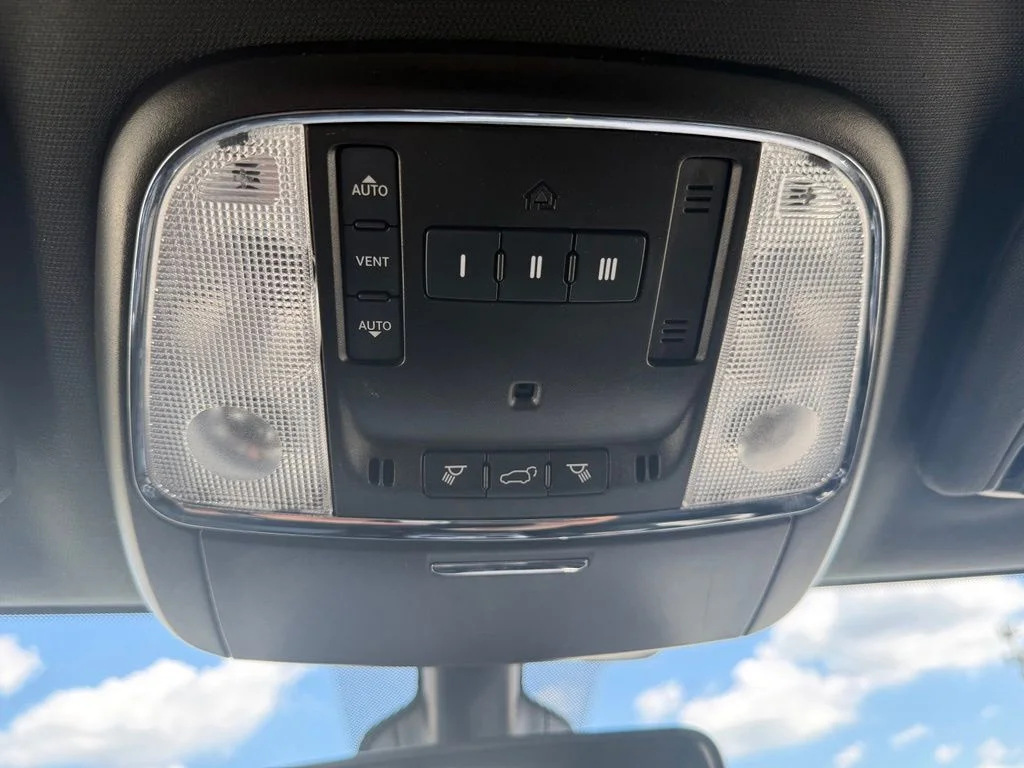 Certified Used 2022 White Jeep Limited image 21