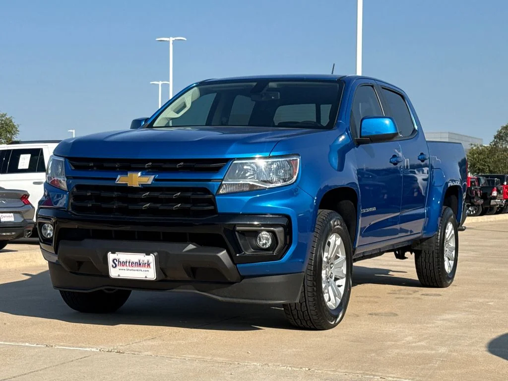 Used 2022 Blue Chevrolet LT image 3