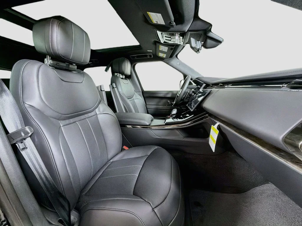 New 2027 Santorini Black Land Rover Dynamic SE image 30