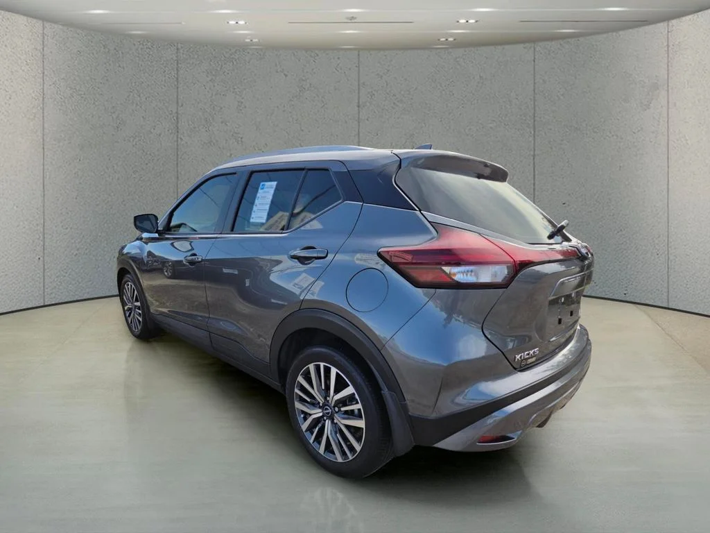 Used 2024 Gray Nissan SV image 3