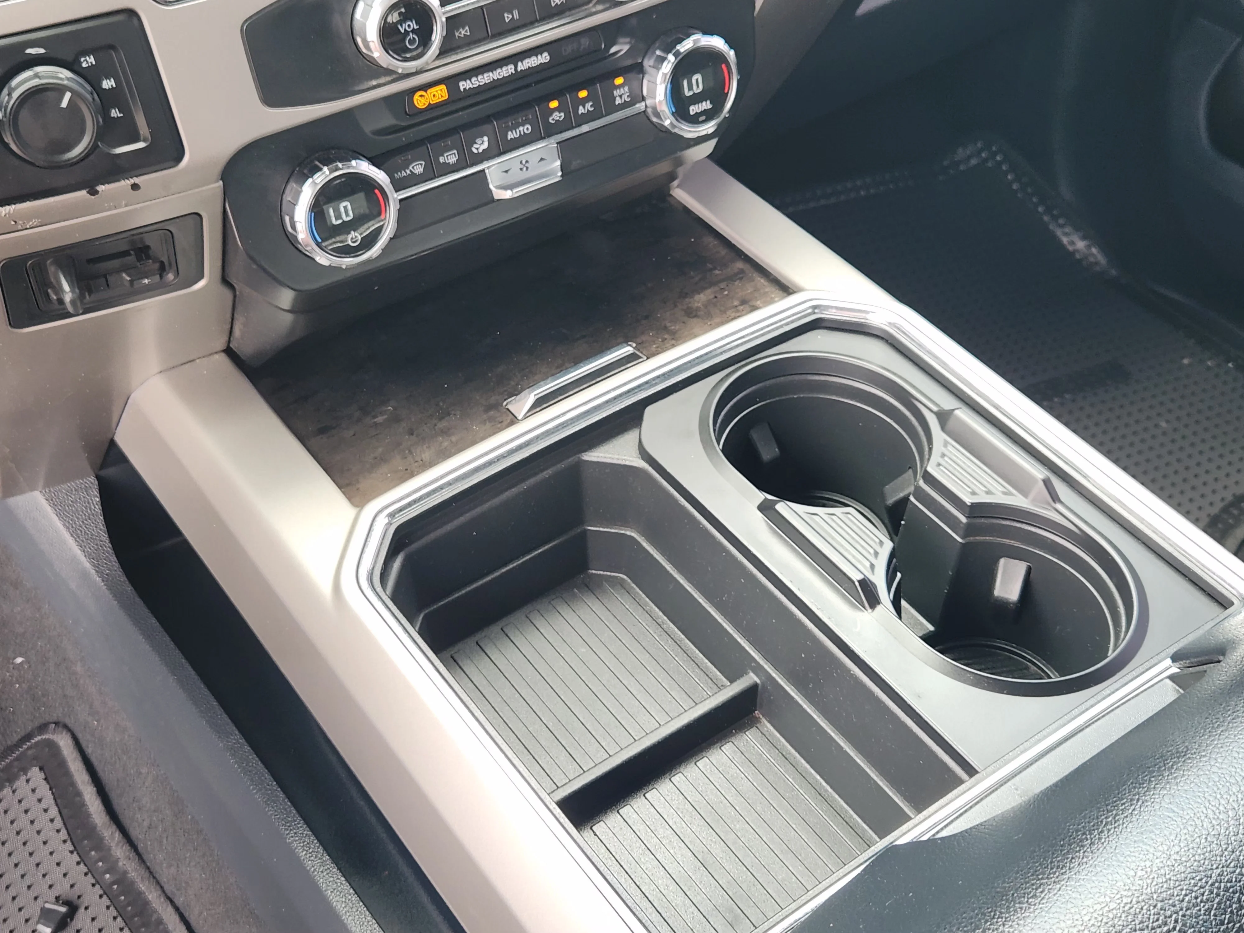 Used 2022  Ford XL image 20