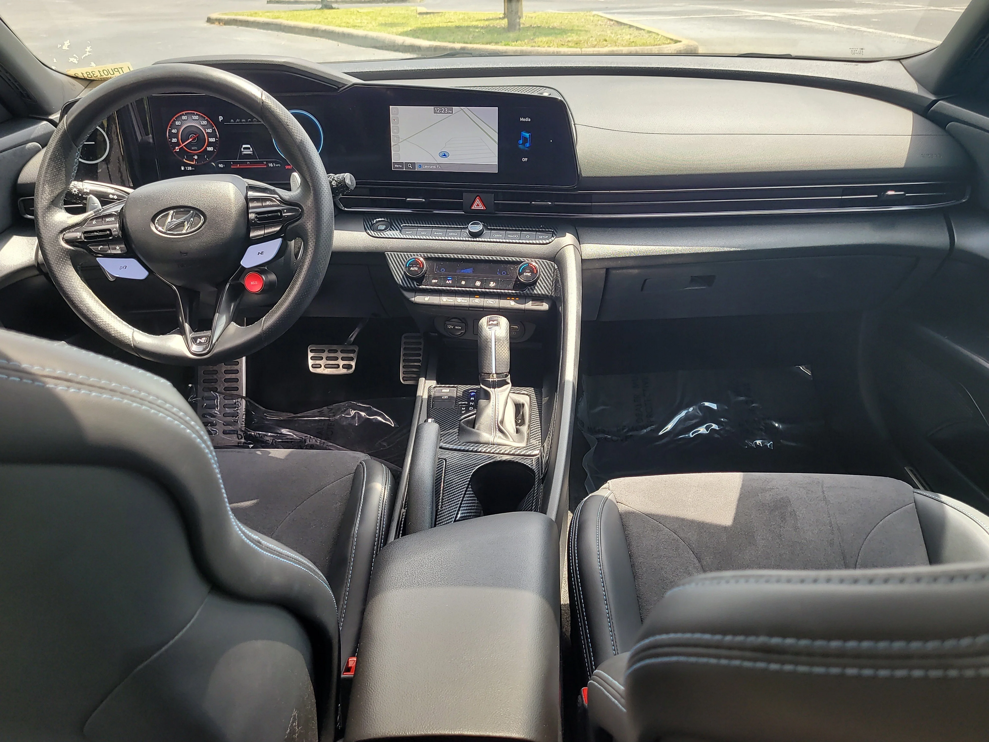 Used 2023 Cyber Gray Hyundai Base image 13