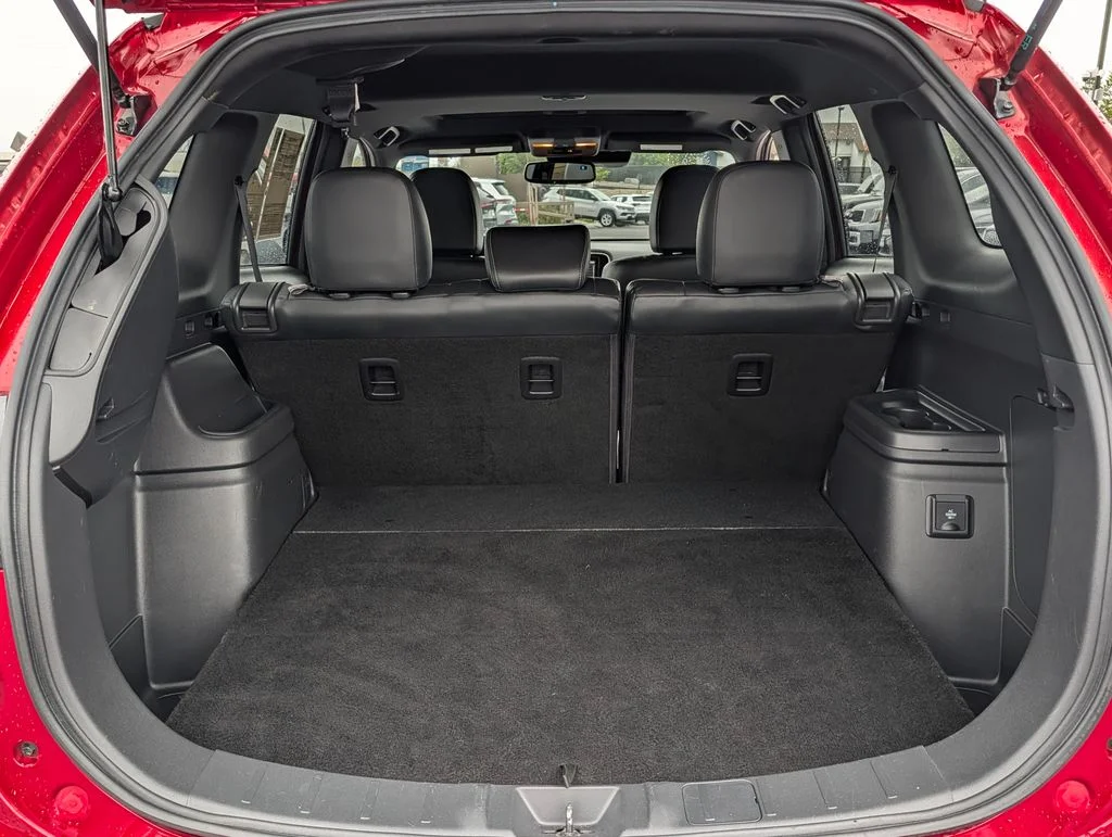 Used 2021  Mitsubishi GT image 10