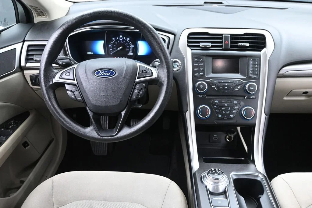 Used 2018 White Ford SE image 14