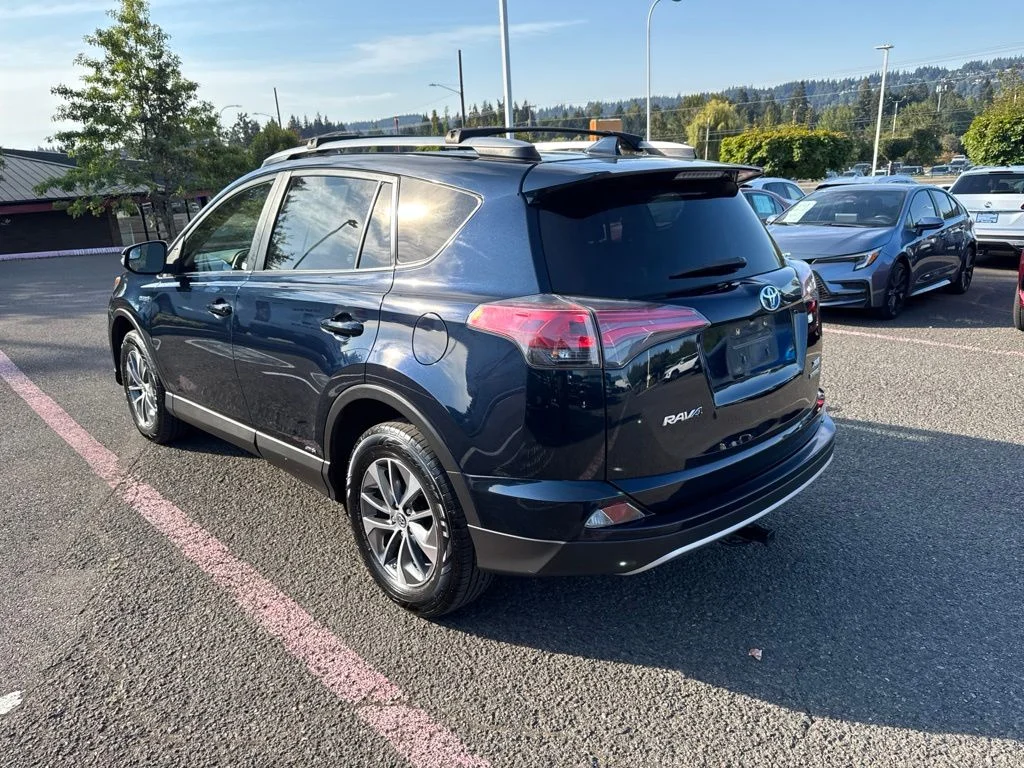 Used 2018 Aqua Toyota XLE image 6
