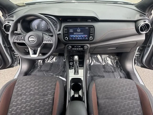 Used 2024 Gray Nissan SR image 9