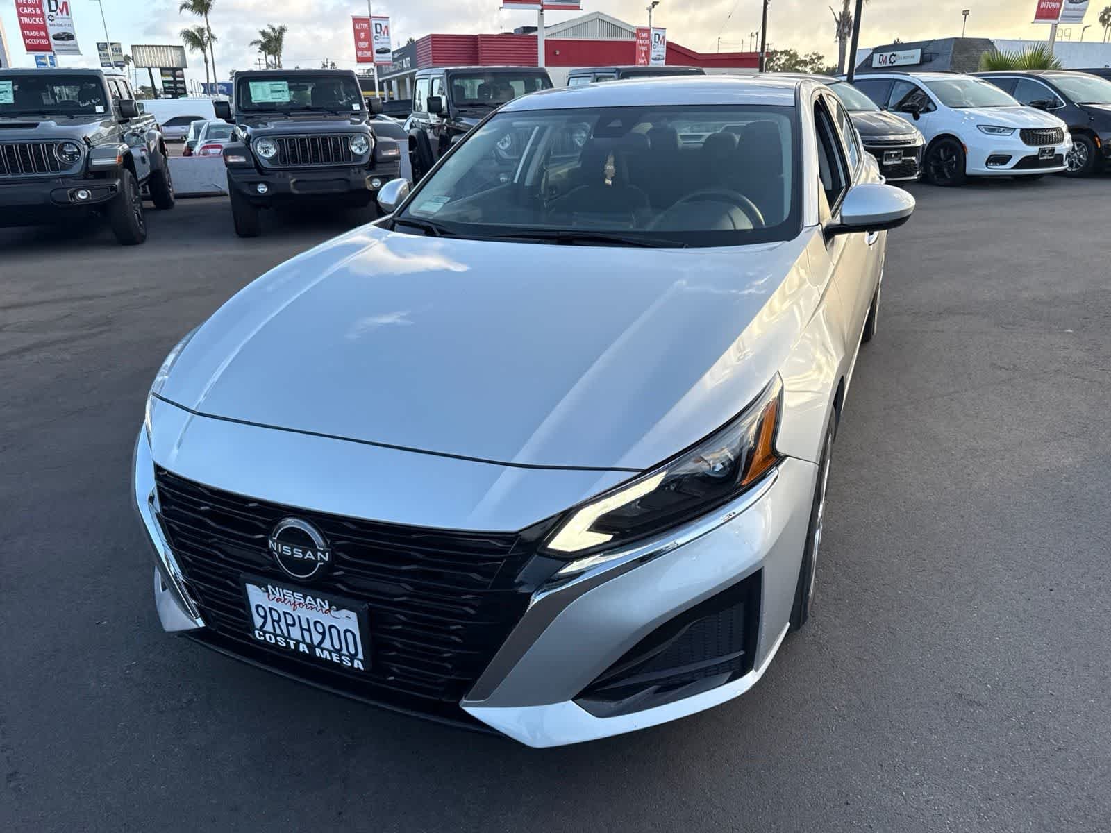 Used 2023 Brilliant Silver Metallic Nissan 2.5 S image 3