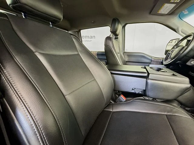 Used 2018 White Ford Lariat image 26