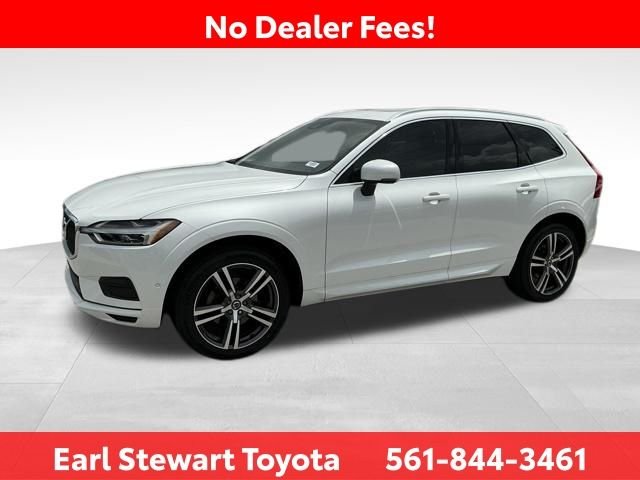 Used 2019 White Volvo T5 Momentum image 8