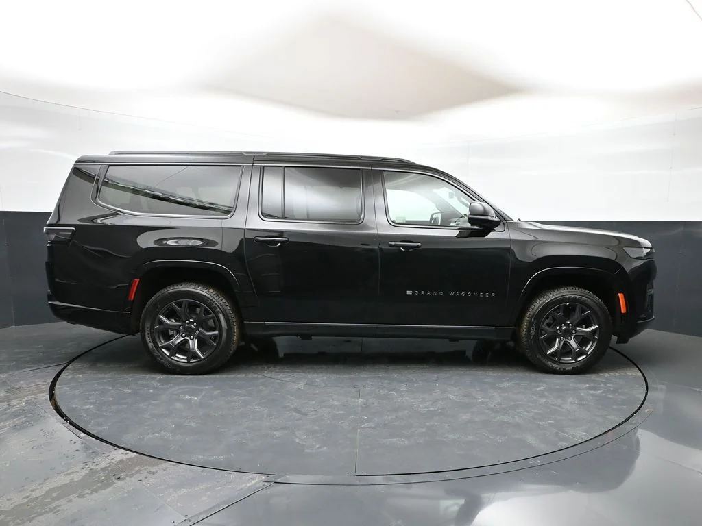 New 2026 High Gloss Black Exterior Paint Jeep Limited Altitude image 4