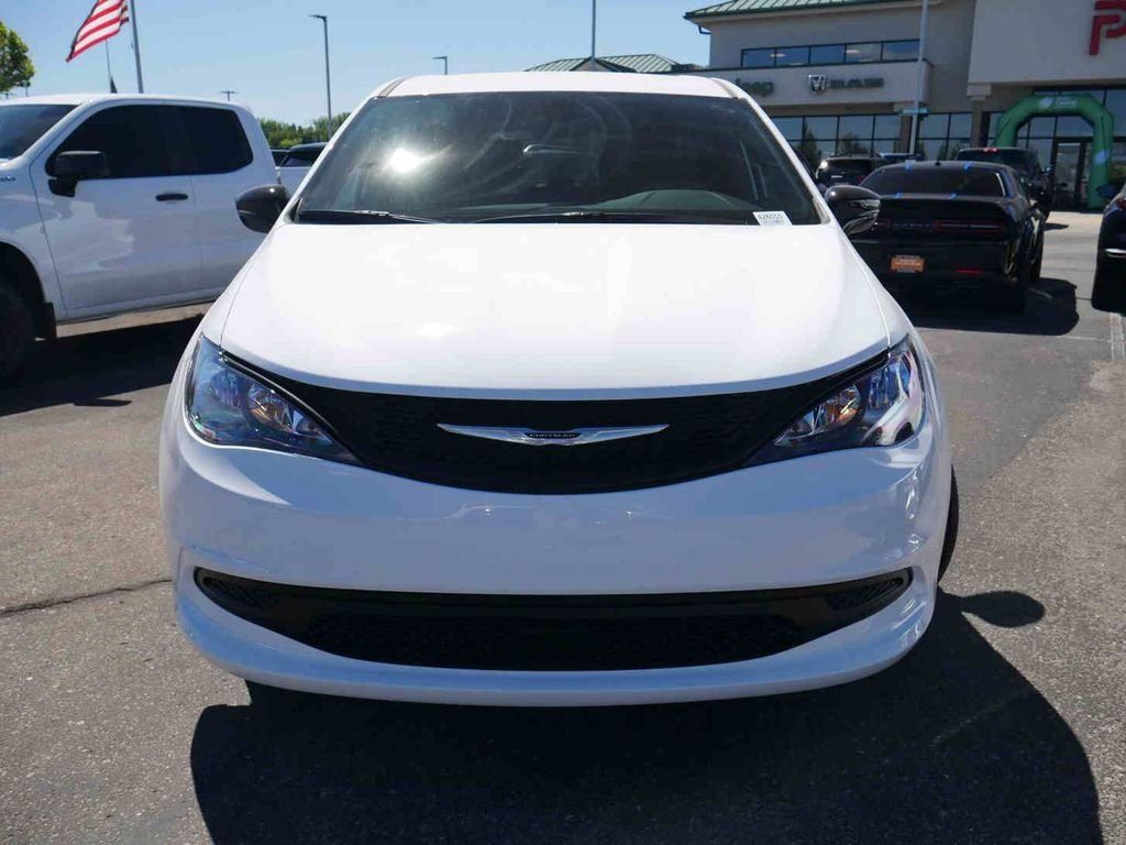 New 2026 Bright White Clear-Coat Exterior Paint Chrysler  image 2
