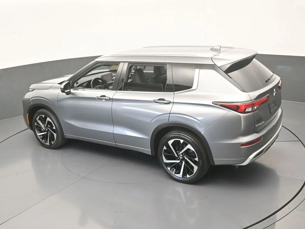 Used 2022 Silver Mitsubishi SEL image 53