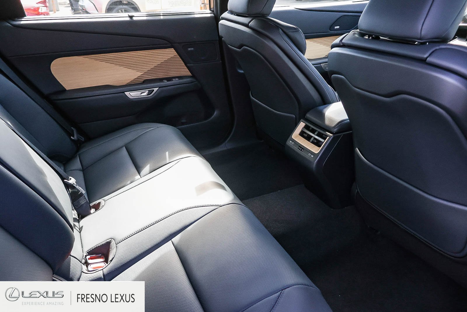 New 2026 Iridium Lexus ES 350e LUXURY image 13