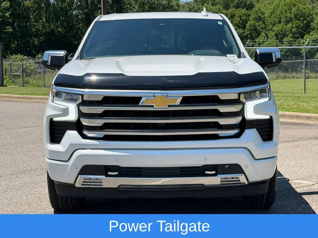 Used 2025 Iridescent Pearl Tricoat Chevrolet High Country image 39