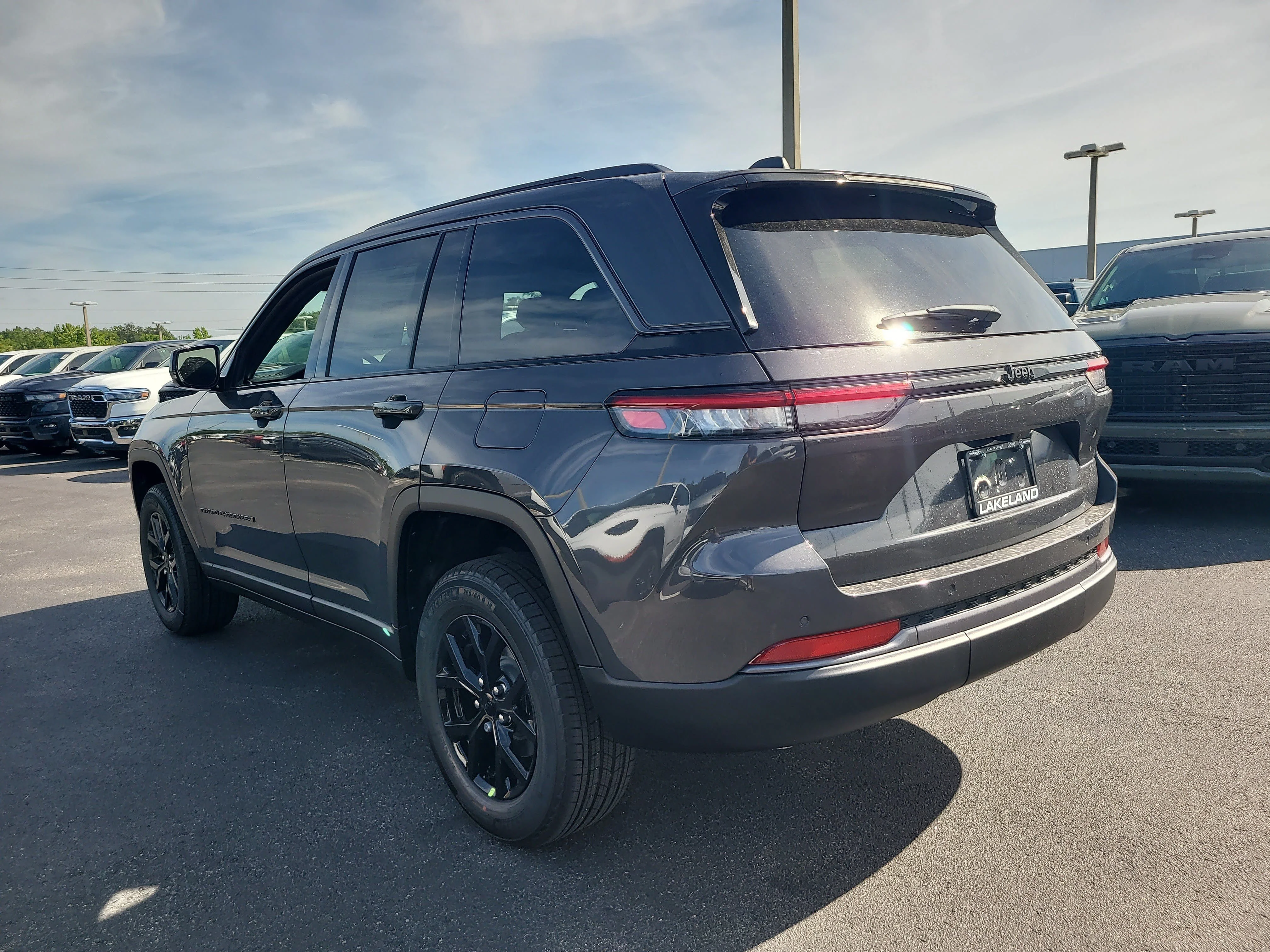 New 2026 Baltic Gray Metallic Clearcoat Jeep Laredo Altitude image 8