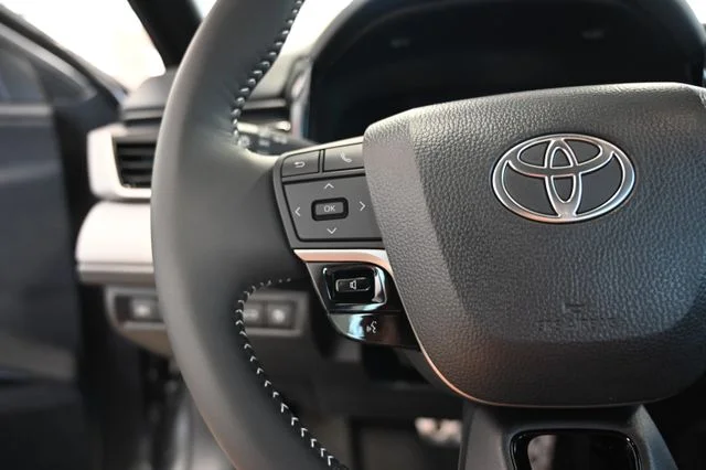 2026 Toyota Camry SE - Photo 23