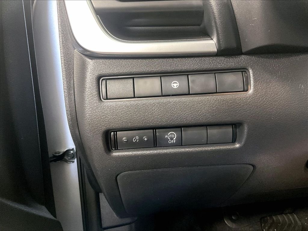 Used 2023 Silver Nissan SV image 26