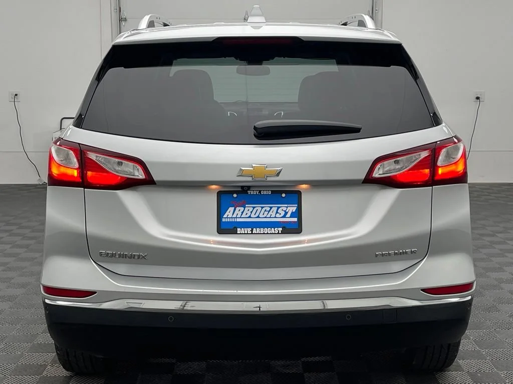 Used 2020 SILVER ICE METALLIC Chevrolet Premier image 9