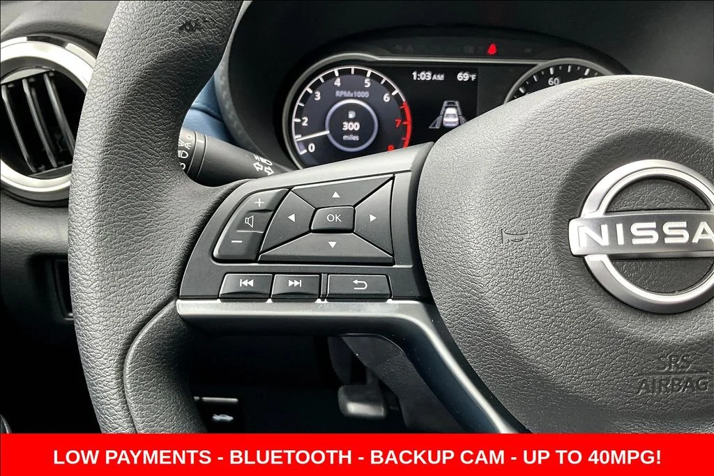 2025 Nissan Versa Sedan SV - Photo 17