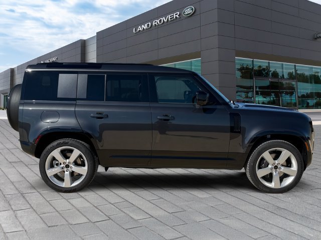 New 2026 Carpathian Grey Land Rover X-Dynamic SE image 6