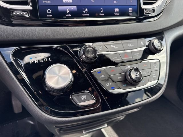 2026 Chrysler Pacifica Select - Photo 26