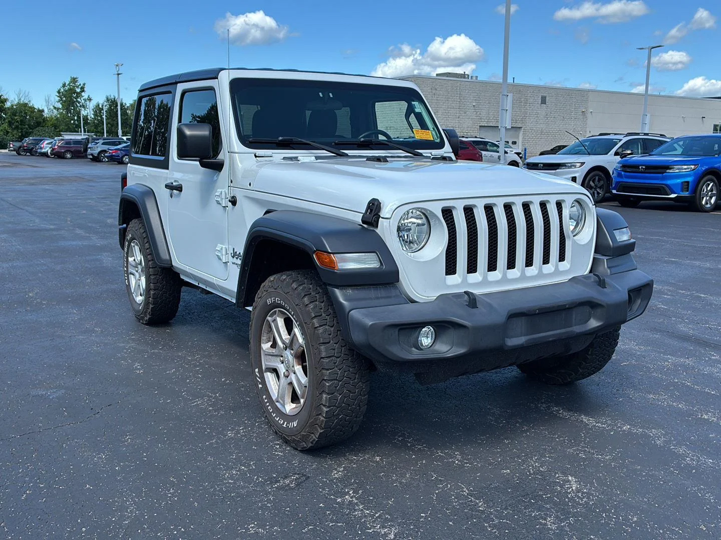 Used 2018 Bright White Clearcoat Jeep Sport S image 23