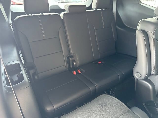 New 2026 Glacier White Tricoat GMC Elevation image 36