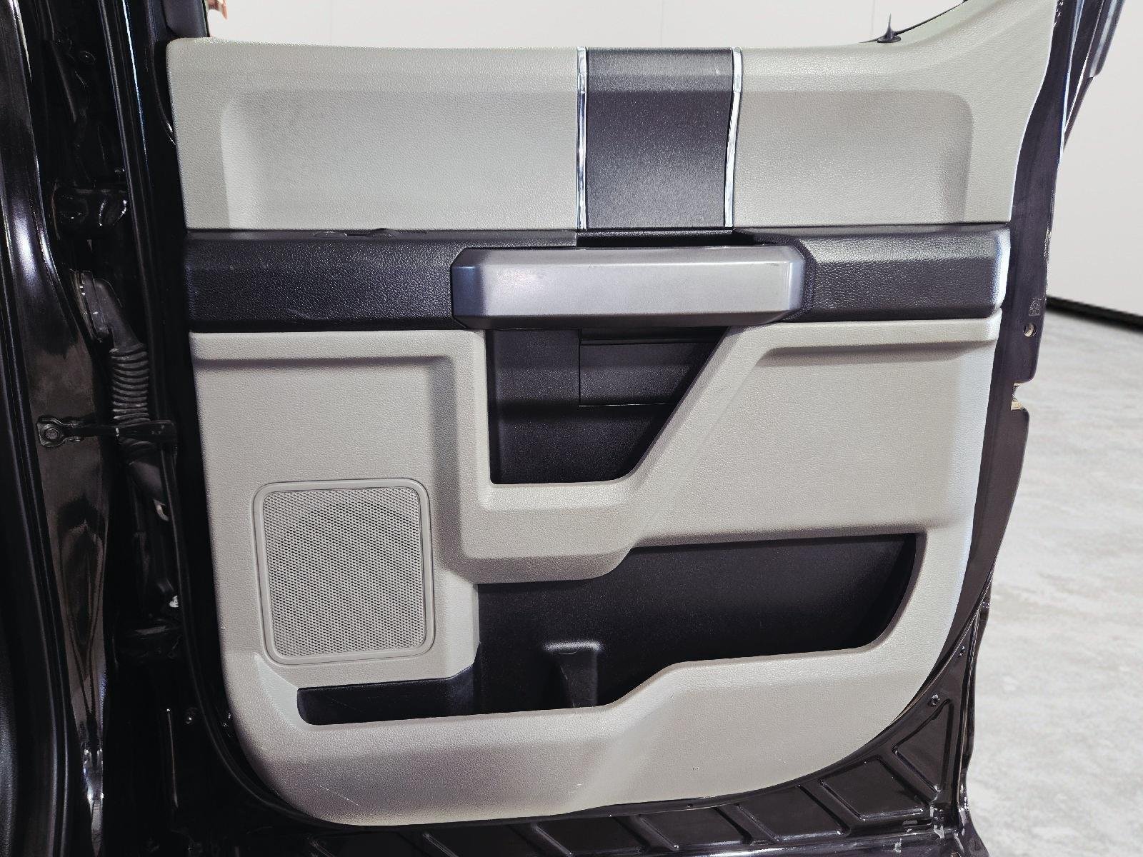 Used 2019 Agate Black Ford XLT image 57