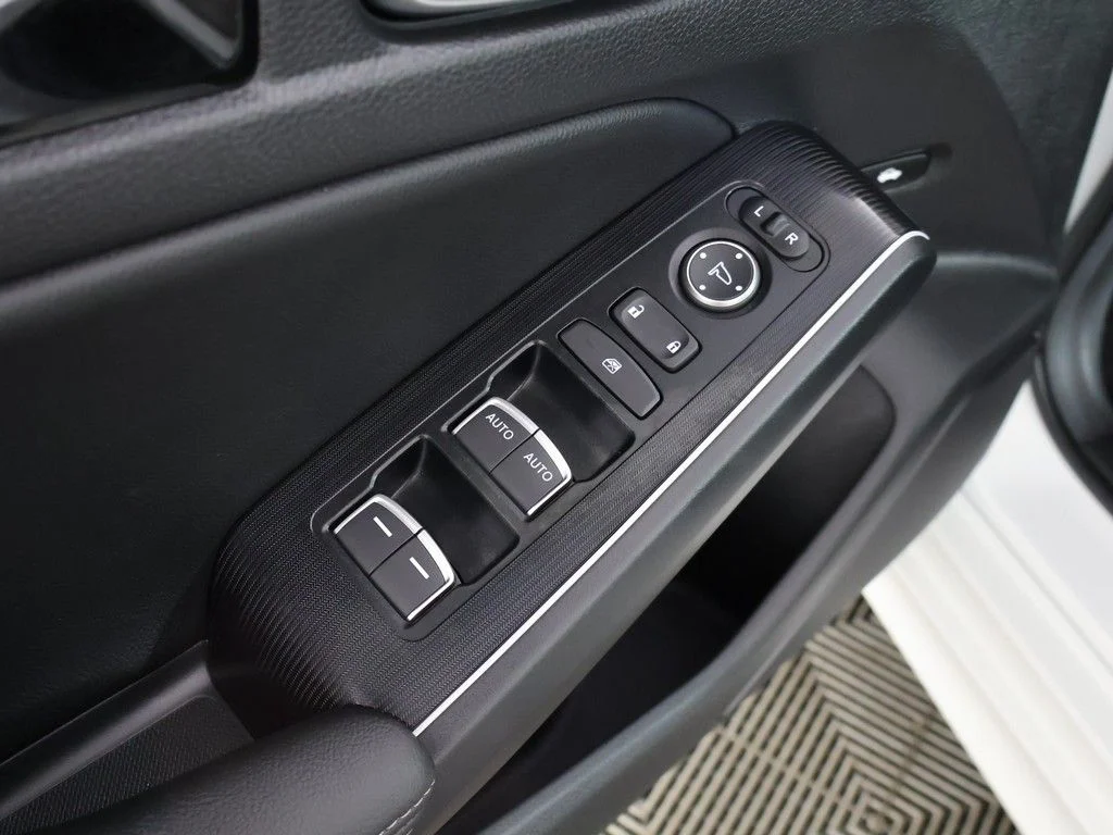 Used 2025 Platinum White Pearl Honda Sport Touring image 40