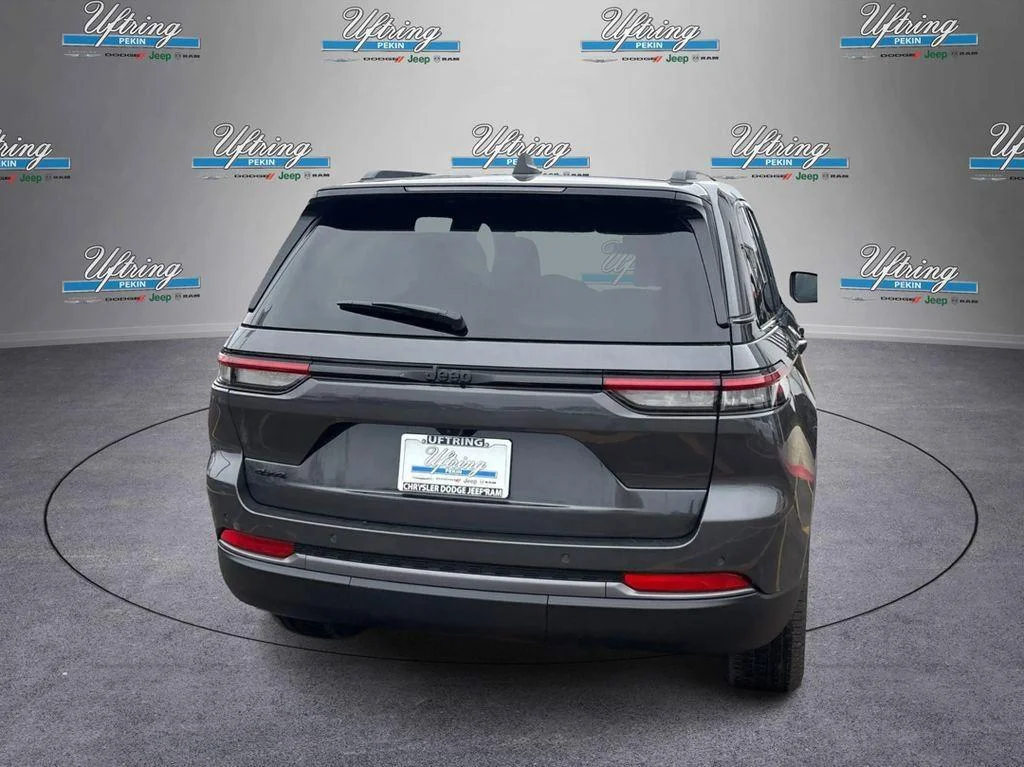 New 2026 Baltic Gray Metallic Clearcoat Jeep Limited image 4