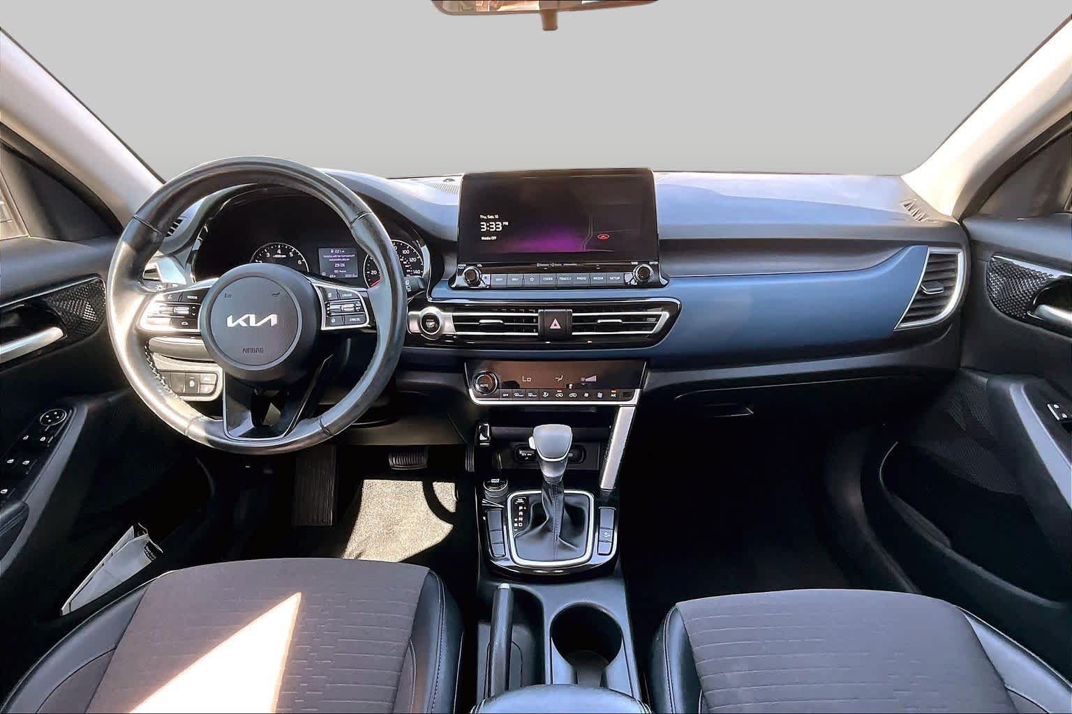 Used 2023 Snow White Pearl Kia S image 15