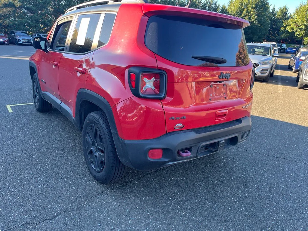 Used 2018 Red Jeep Trailhawk image 5