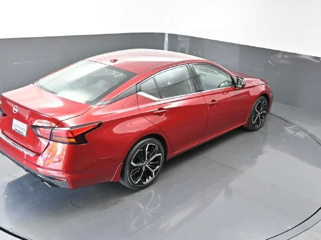 Used 2023 Red Nissan 2.5 SR image 42