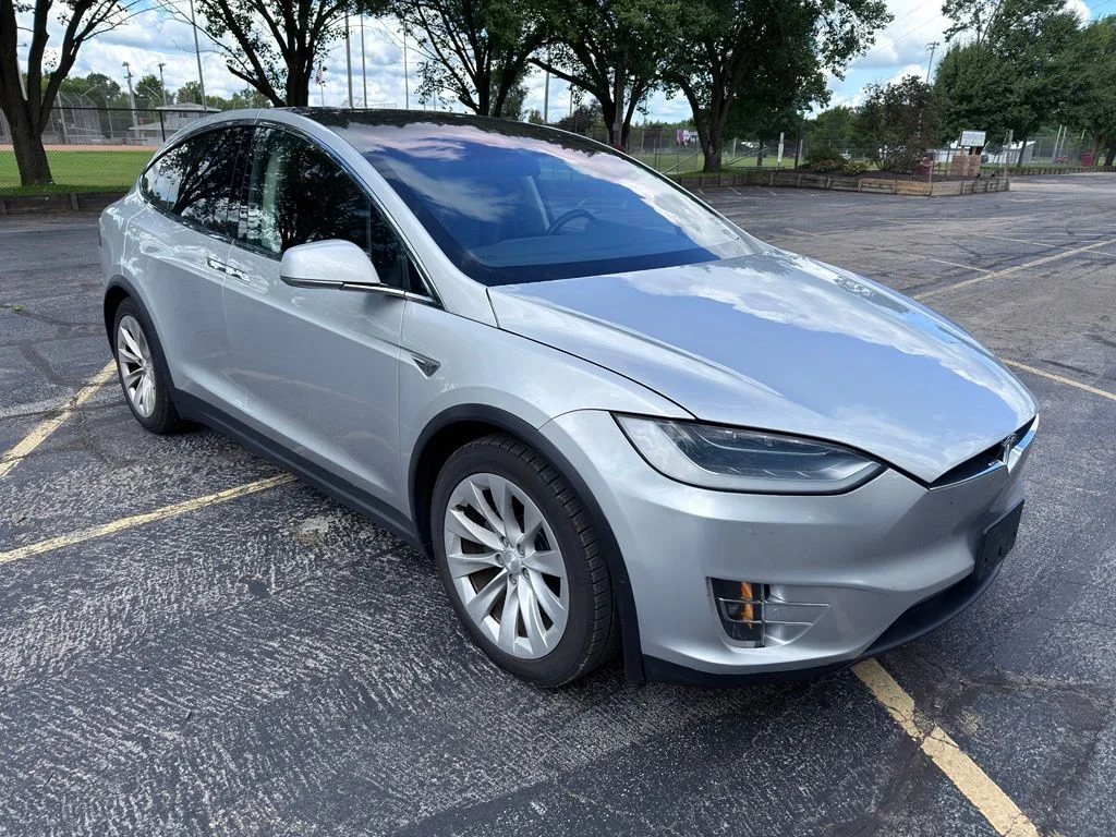 Used 2016 Silver Tesla  image 5
