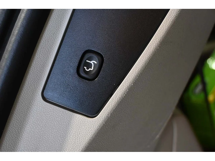 Used 2020 RED Dodge SXT Mobility Handicap Van image 21
