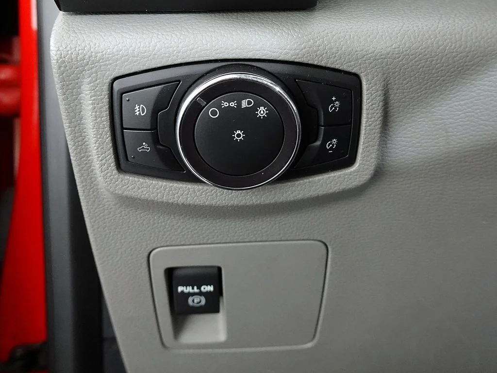 Used 2018 Red Ford XL image 16