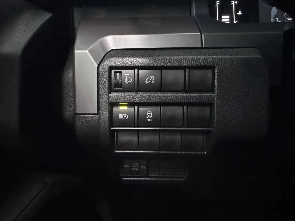 2026 Toyota Tacoma SR5 - Photo 25
