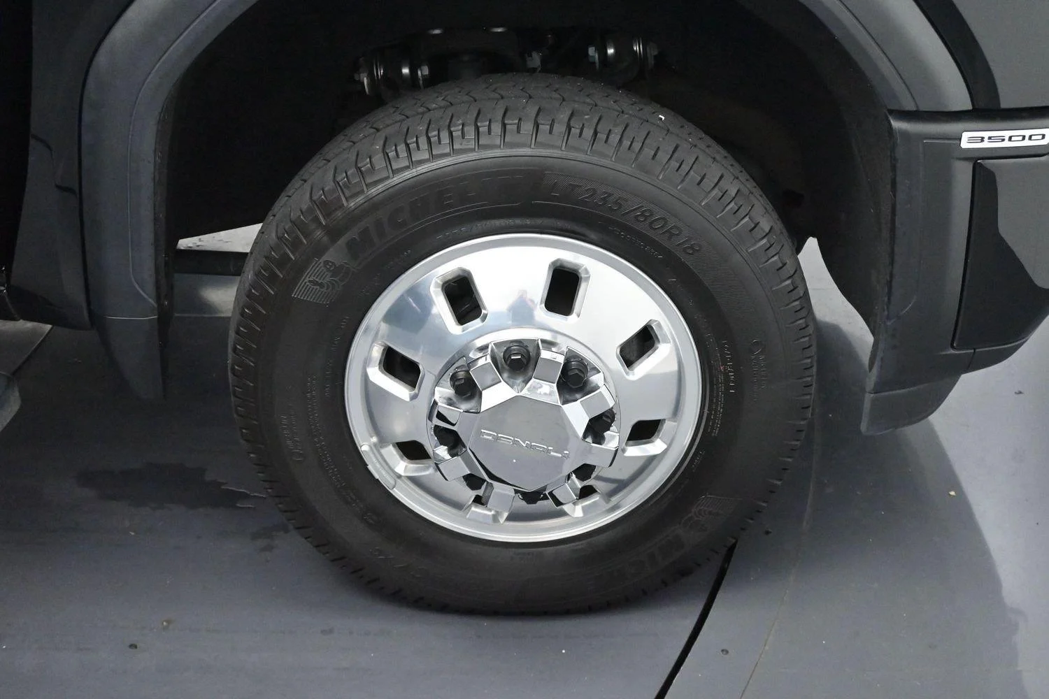 Used 2024 Onyx Black GMC Denali image 34