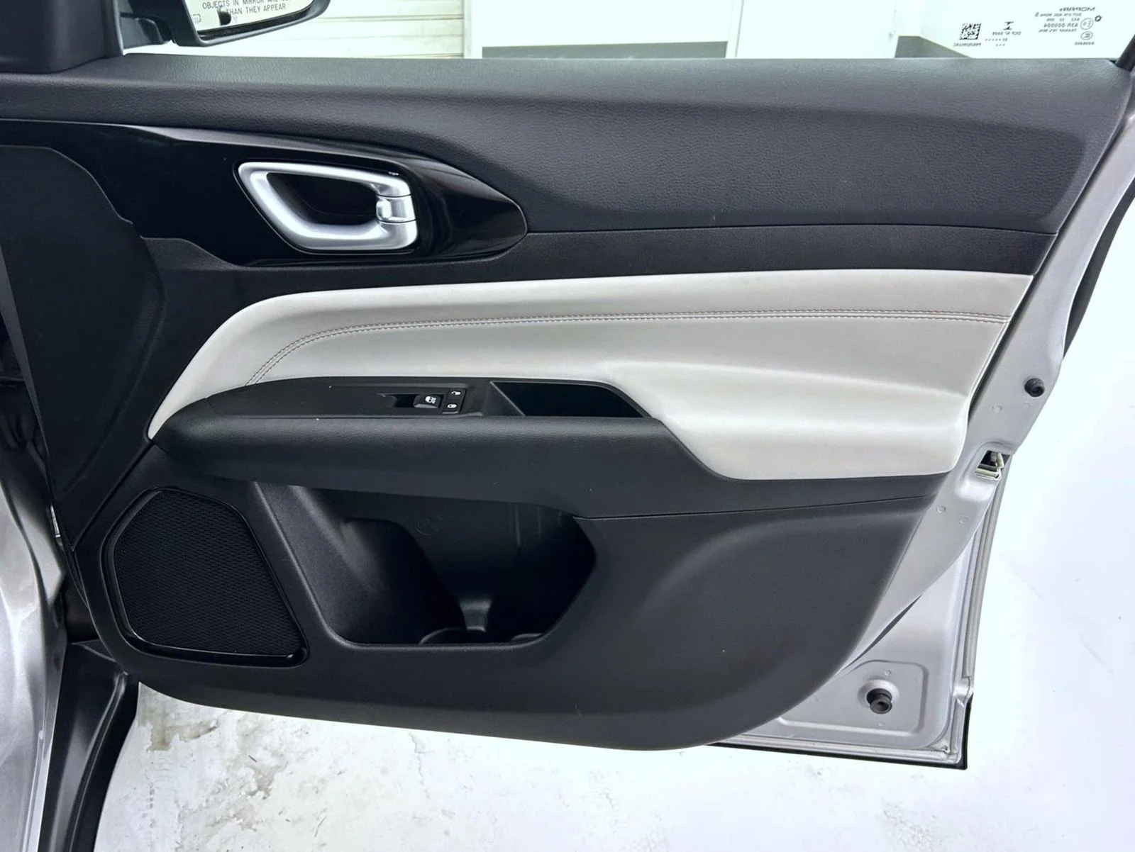 Used 2022 Silver Jeep Limited image 16