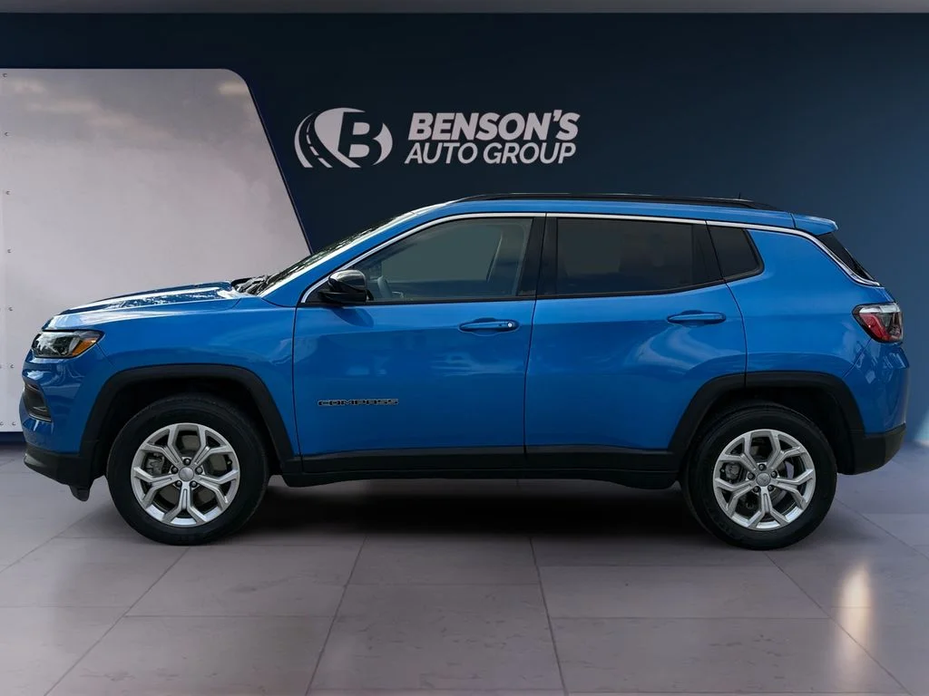 Used 2024 Blue Jeep Latitude image 2