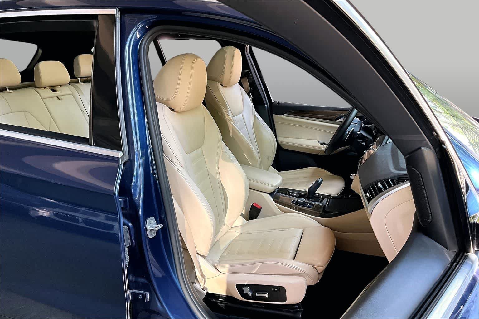 Used 2018 Phytonic Blue Metallic BMW xDrive30i image 8