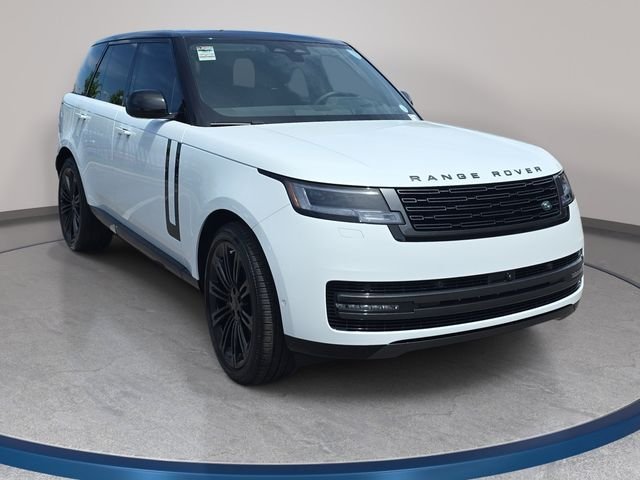 New 2026 Fuji White Land Rover SE image 3