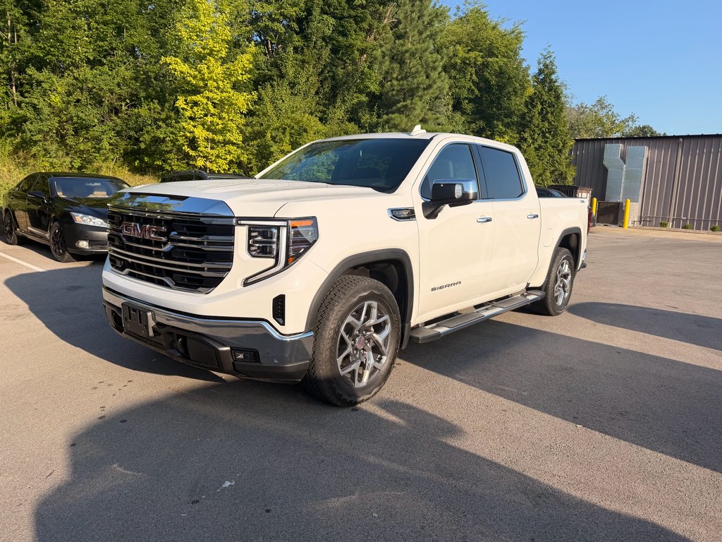 2023 GMC Sierra 4WD Crew Cab Short Box SLT's photo