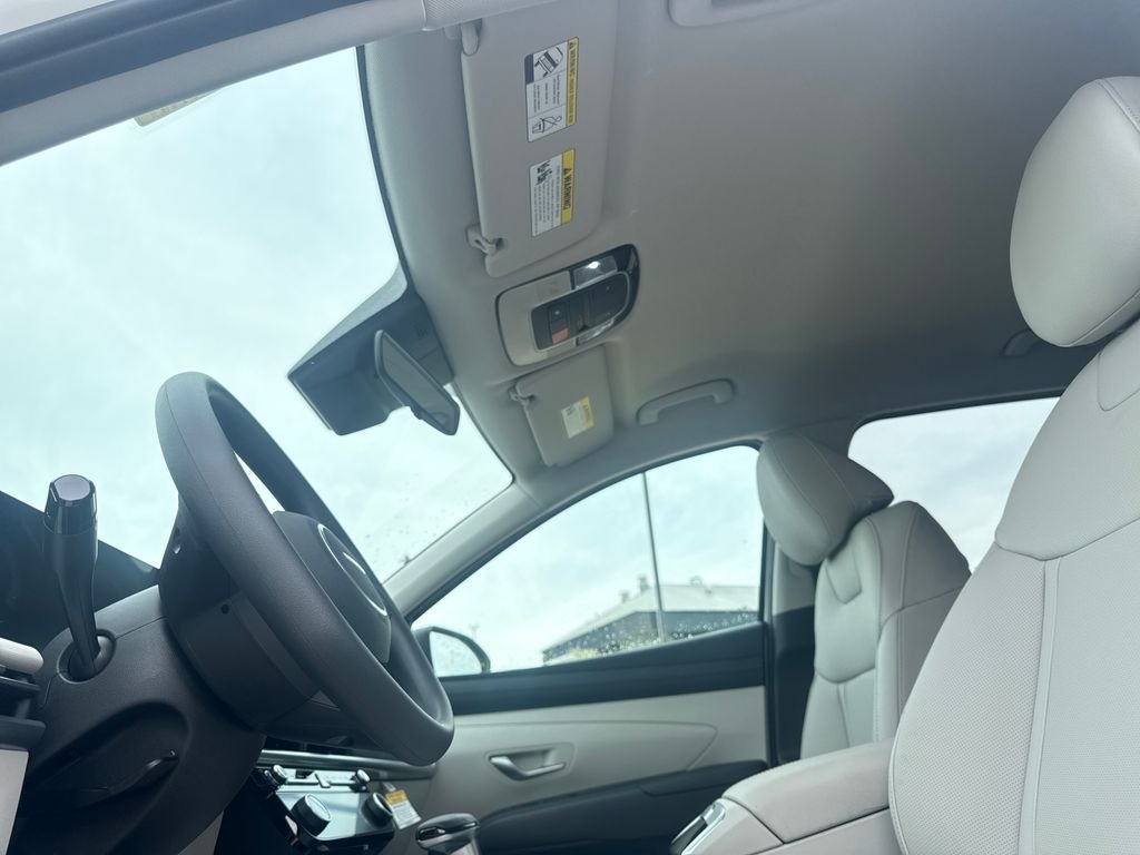 New 2026 White Hyundai SEL Plus image 21