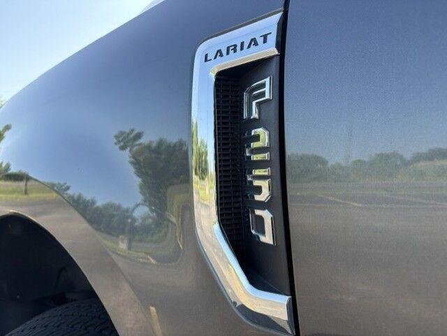 Used 2019 Magnetic Ford LARIAT image 17