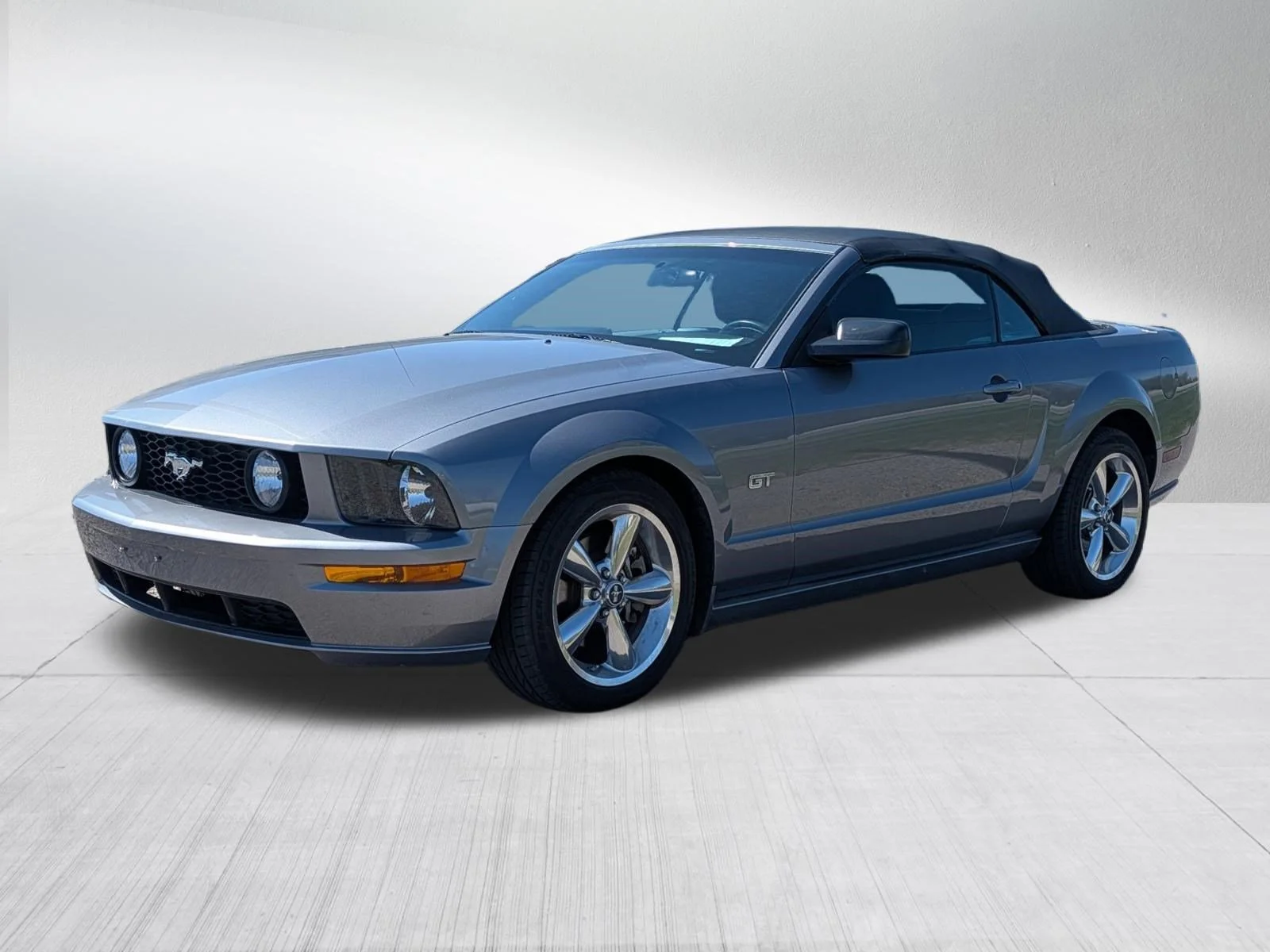 Used 2006 Satin Silver Metallic Ford GT Premium image 3